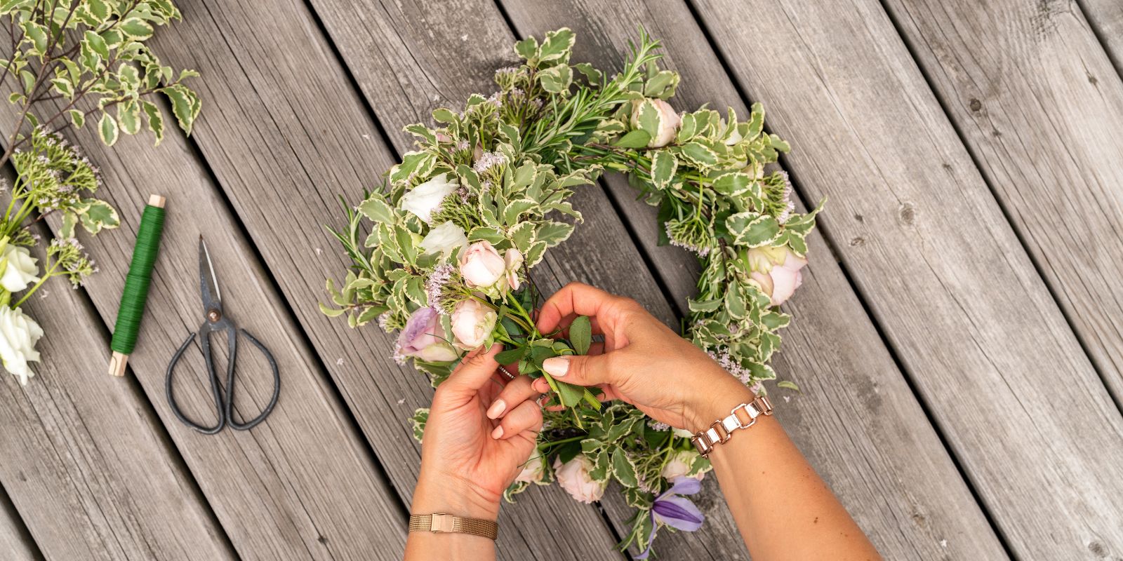 Hosting Successful Floral Crown Workshops in 2025
