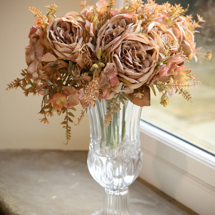 The Perfect Vase for Faux Flowers: Tips and Tricks for Stylish Styling