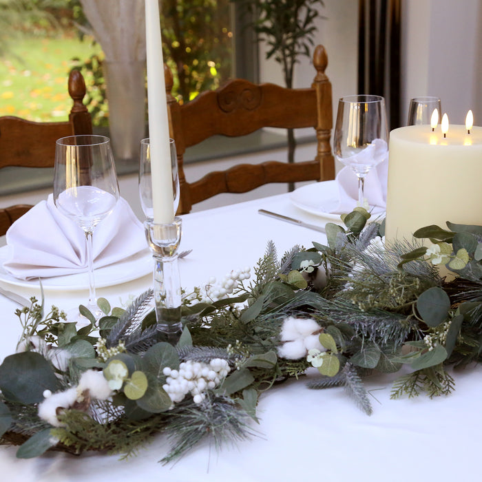 Create the Perfect Top Table with Faux Garlands – Beauty Without Breaking the Bank