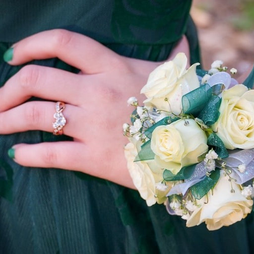 How to Make a Wrist Corsage with Corsage Creations