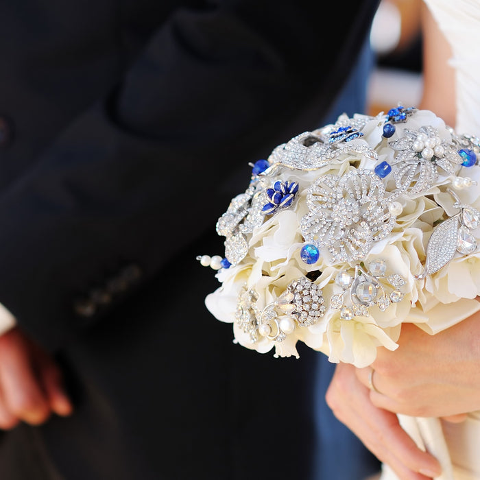 How To Use Our Small Round Brooch Bouquet Kit